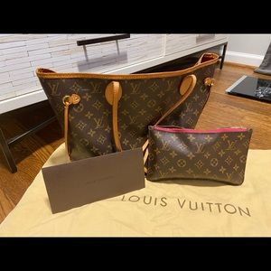 Louis Vuitton Neverfull bag